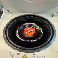 Eppendorf 5424R Refrigerated Centrifuge image 0